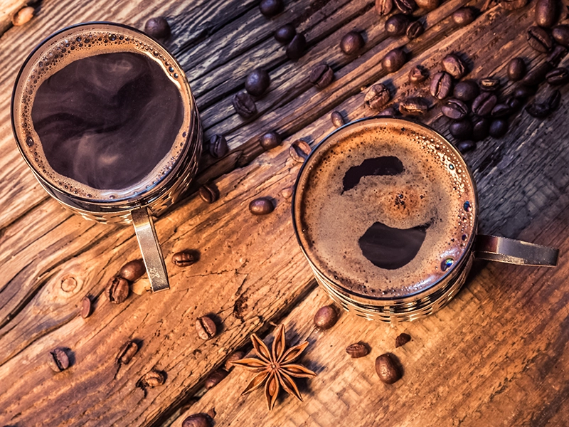 Dos tazas de café.